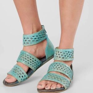 Leather Sandals, wore only once, size 6
Brand Roan